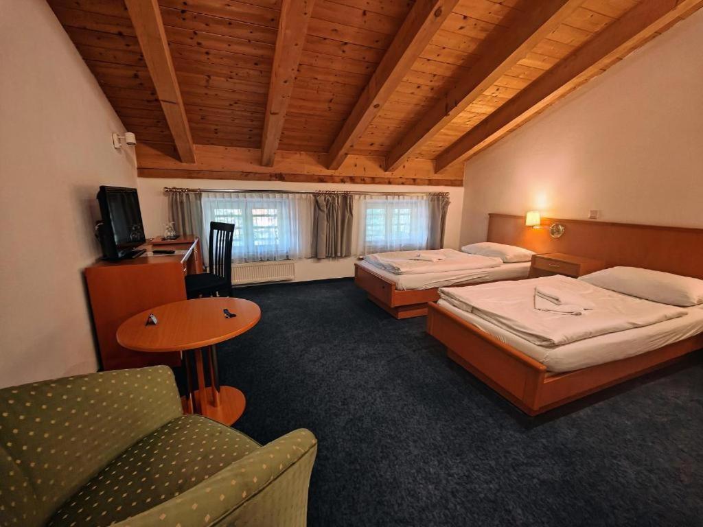 A8 Hotel Im Darchinger Hof Bed & Breakfast - Zwischen Holzkirchen Und Weyarn - Zwischen Muenchen Salzburg Und Innsbruck - Kurz Vor Dem Irschenberg Exteriér fotografie